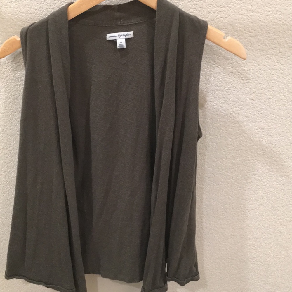 American Eagle sage colored vest